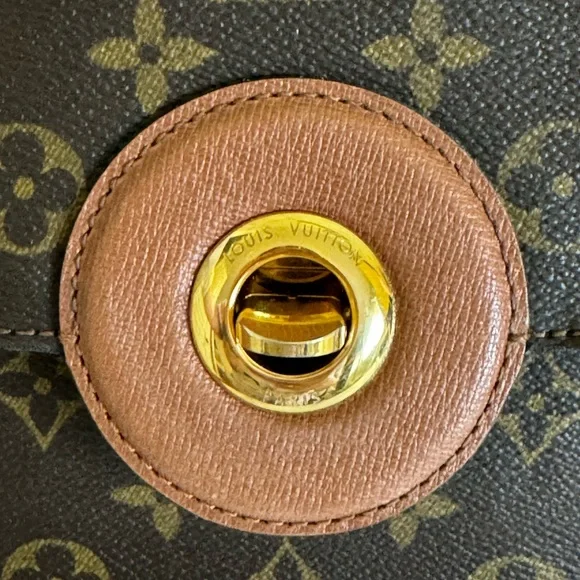 Louis Vuitton Raspail - Picture 16 of 16